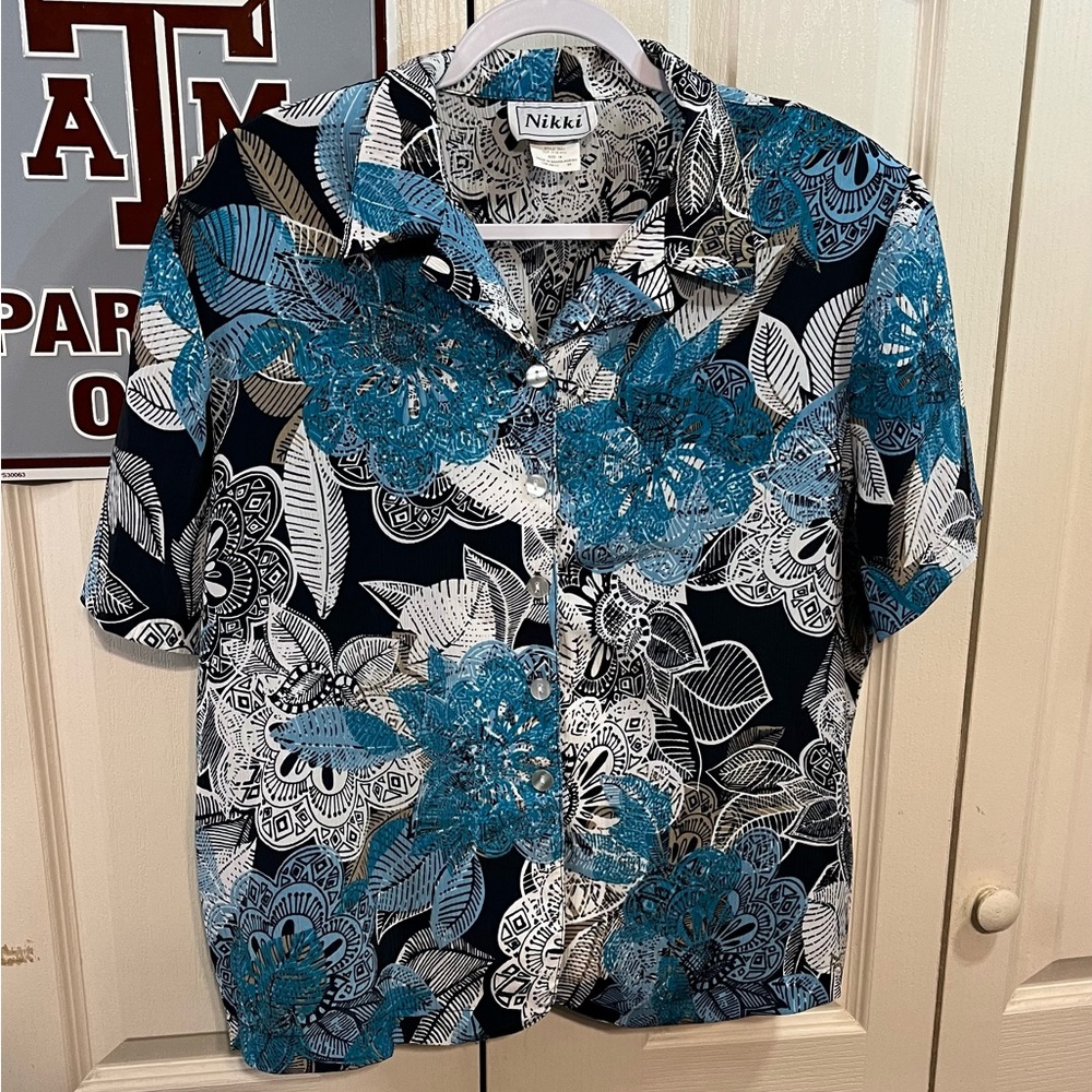Nikki Women’s Bottom Down Blouse